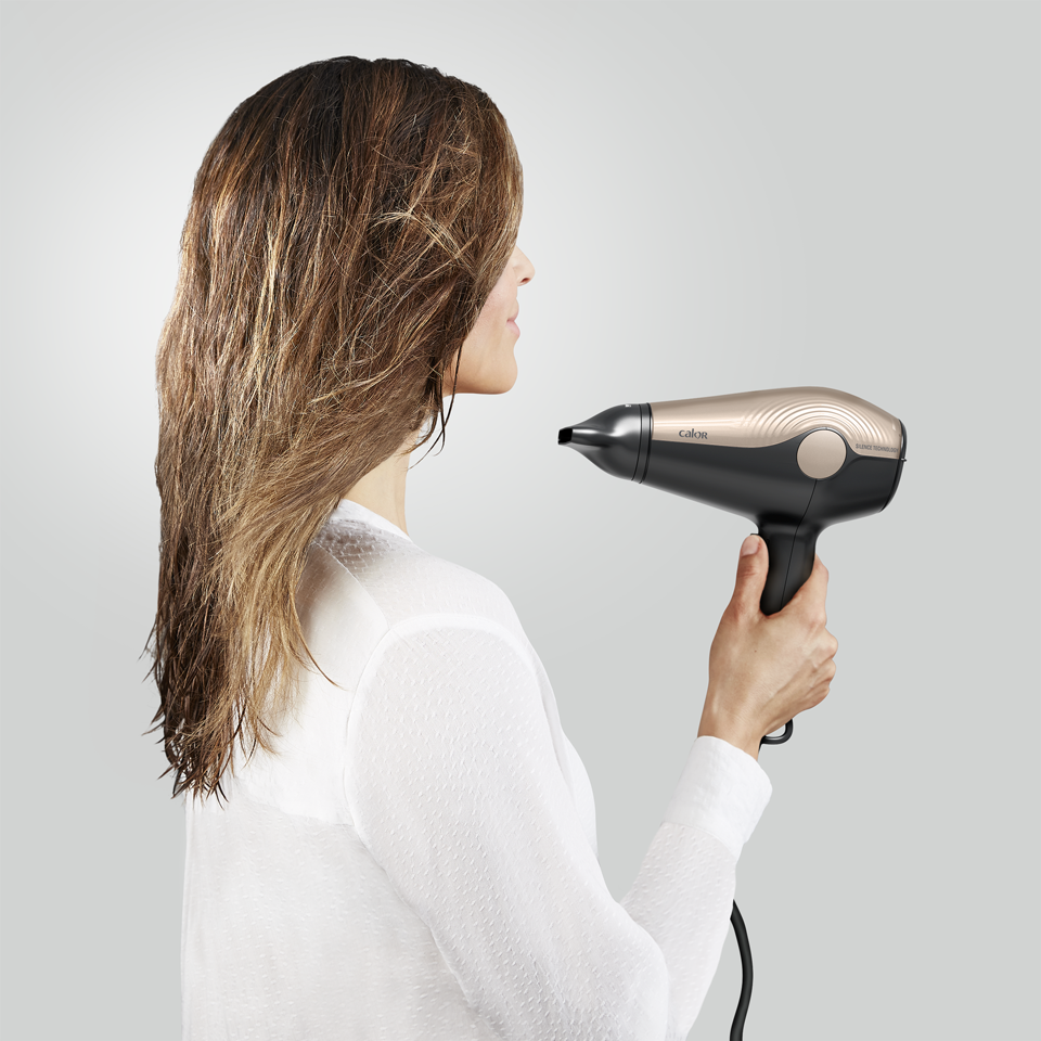 row-fr-383-3-CAL_CV6420_HairDryer_HIGH-PERFORMANCE-960x960.png